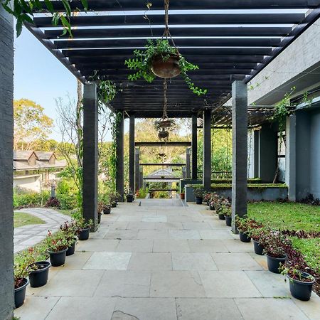 The Mountain Courtyard Thekkady Hotel Exterior foto