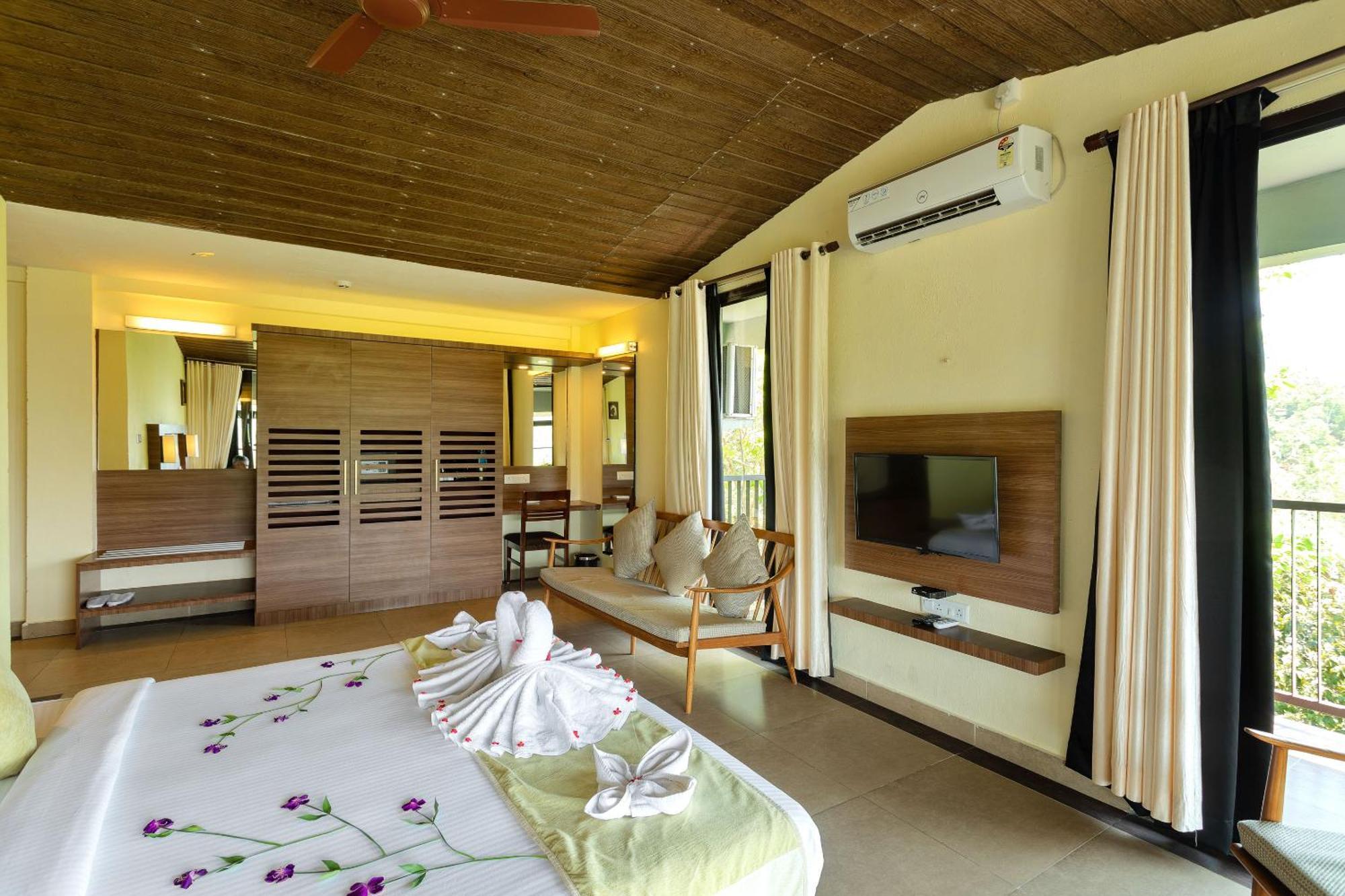 The Mountain Courtyard Thekkady Hotel Exterior foto