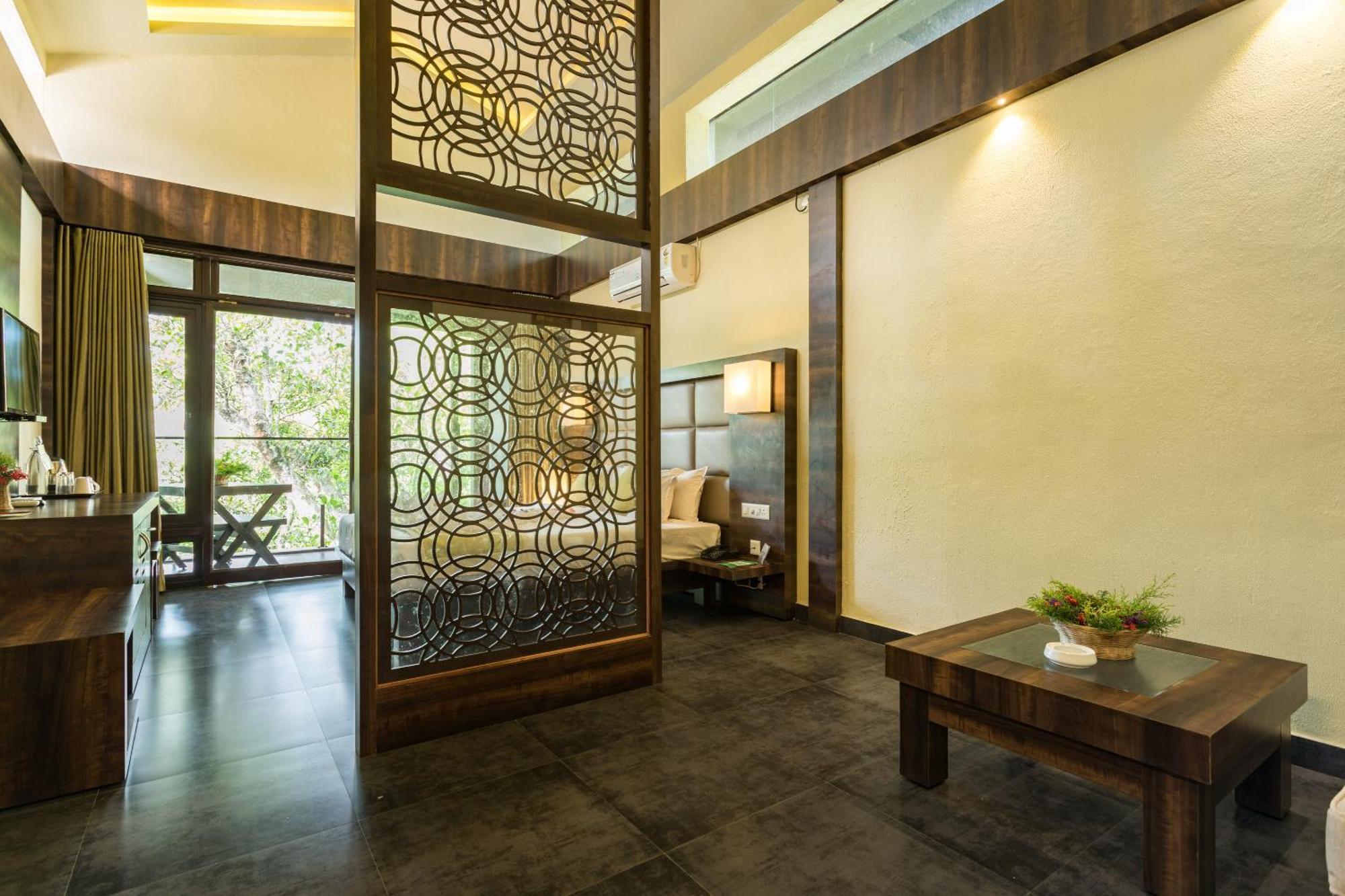 The Mountain Courtyard Thekkady Hotel Exterior foto