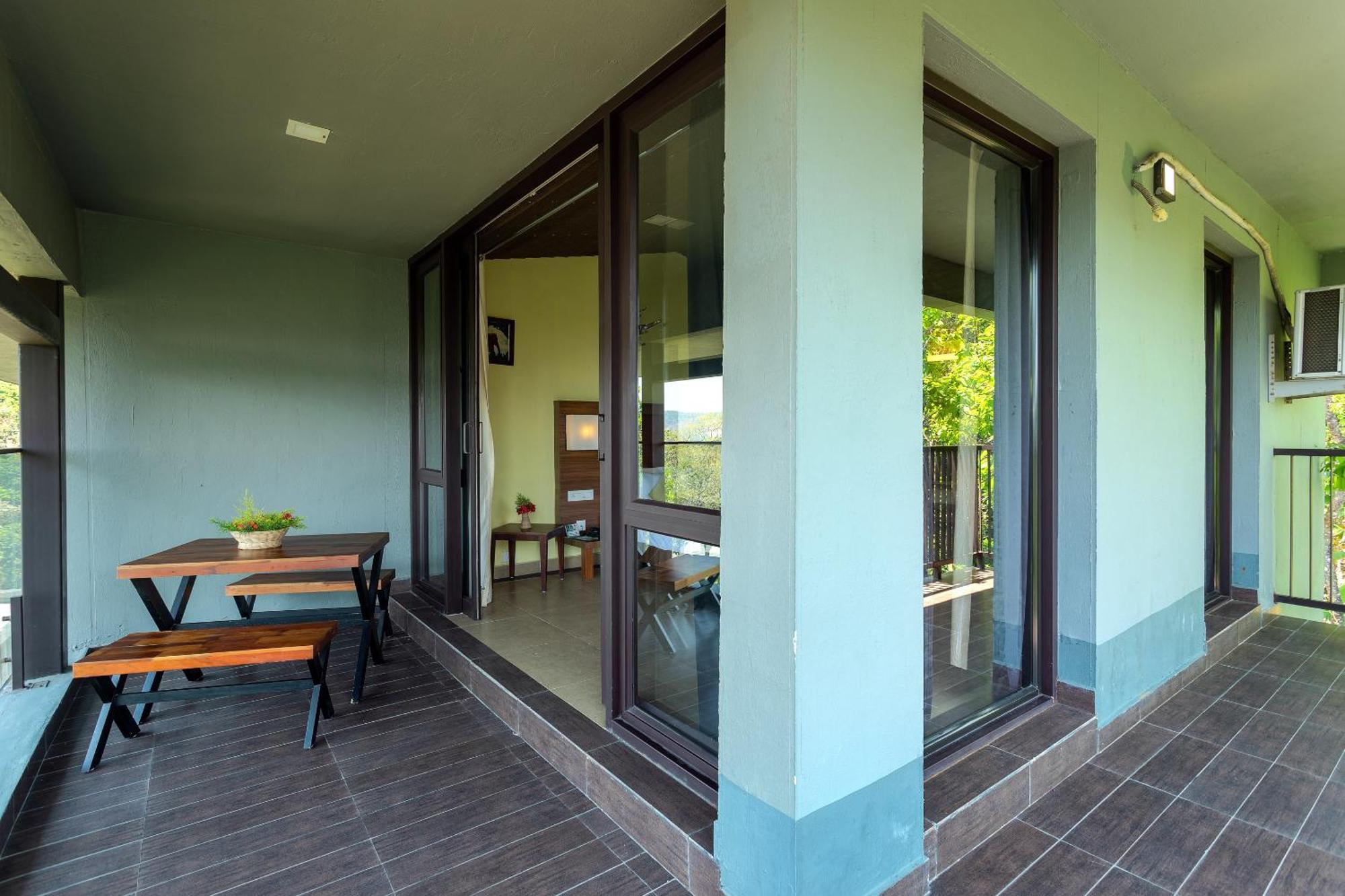 The Mountain Courtyard Thekkady Hotel Exterior foto