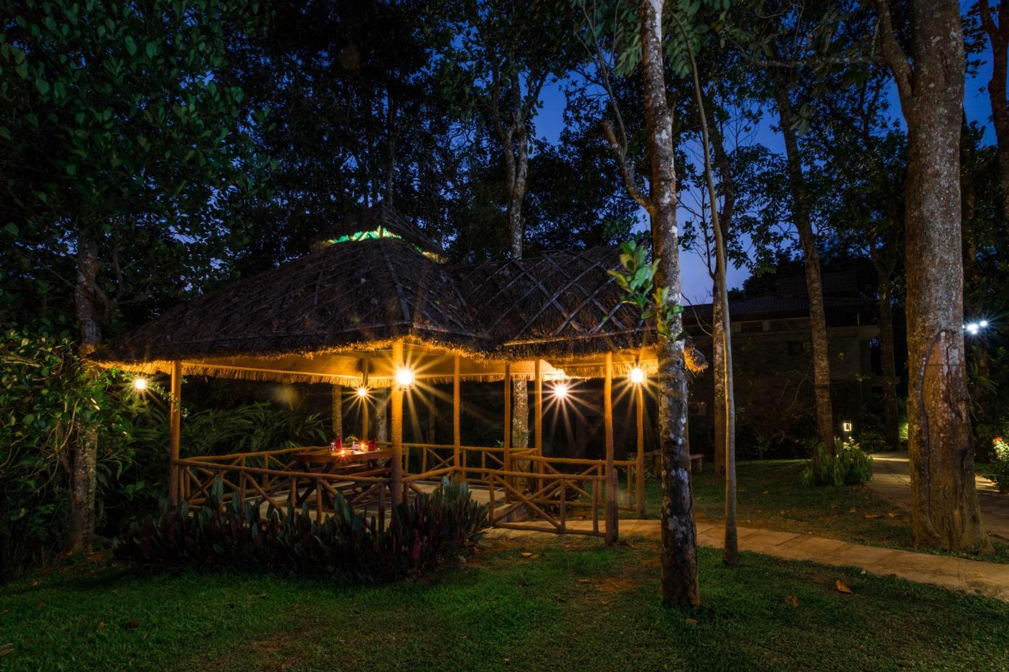 The Mountain Courtyard Thekkady Hotel Exterior foto