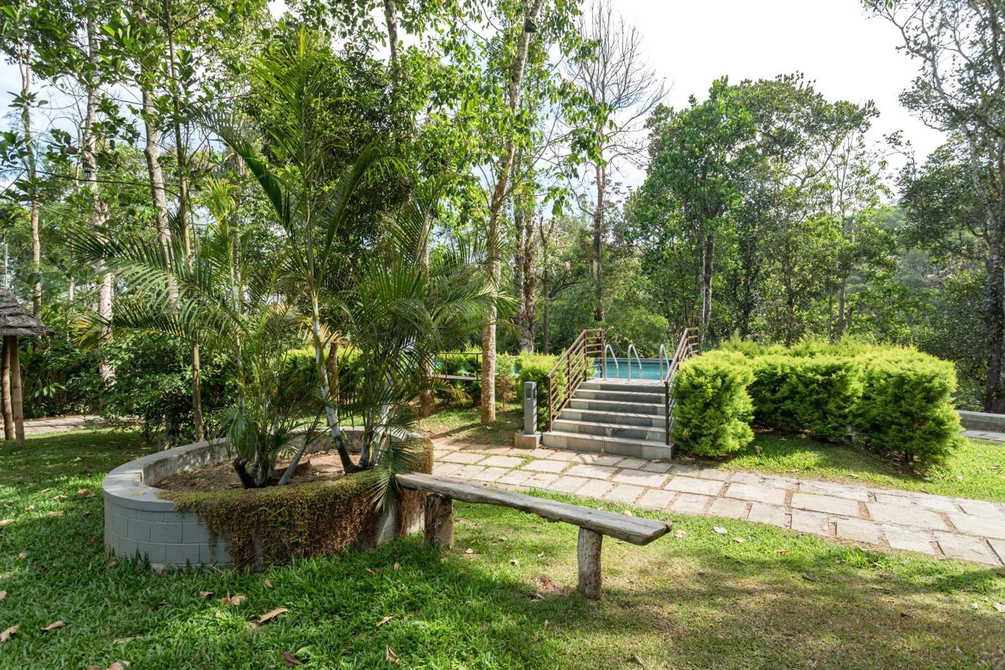 The Mountain Courtyard Thekkady Hotel Exterior foto
