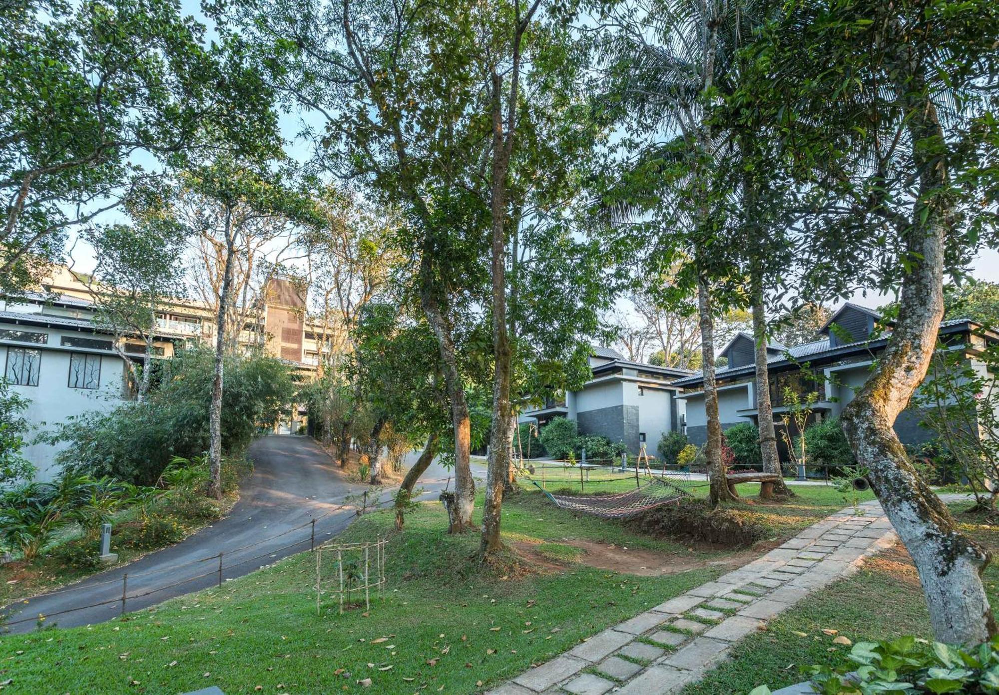 The Mountain Courtyard Thekkady Hotel Exterior foto